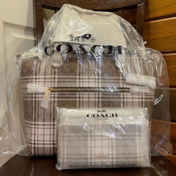 Coach Handbags - NWT SET COACH C0553 Tote& C6008 Double Zip Wallet in Hunting Fishing Plaid Print